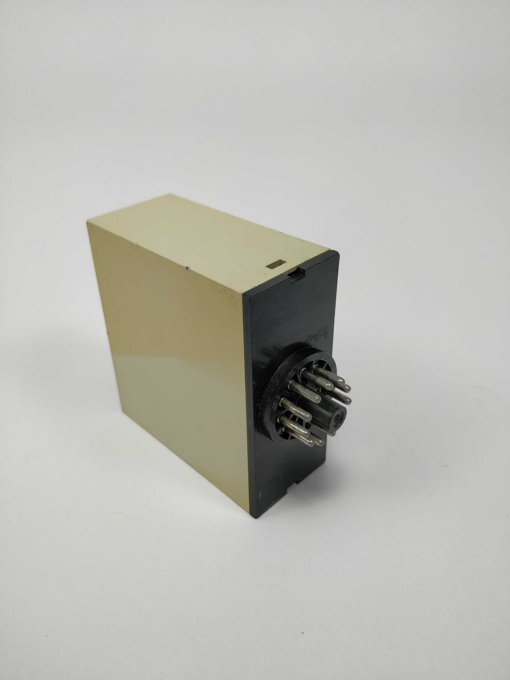 electromatic-sv-150-220-oil-granulates-dual-level-relay_2.jpg Electromatic SV 150 220 Oil Granulates Dual Level Relay Hot på udsalg
