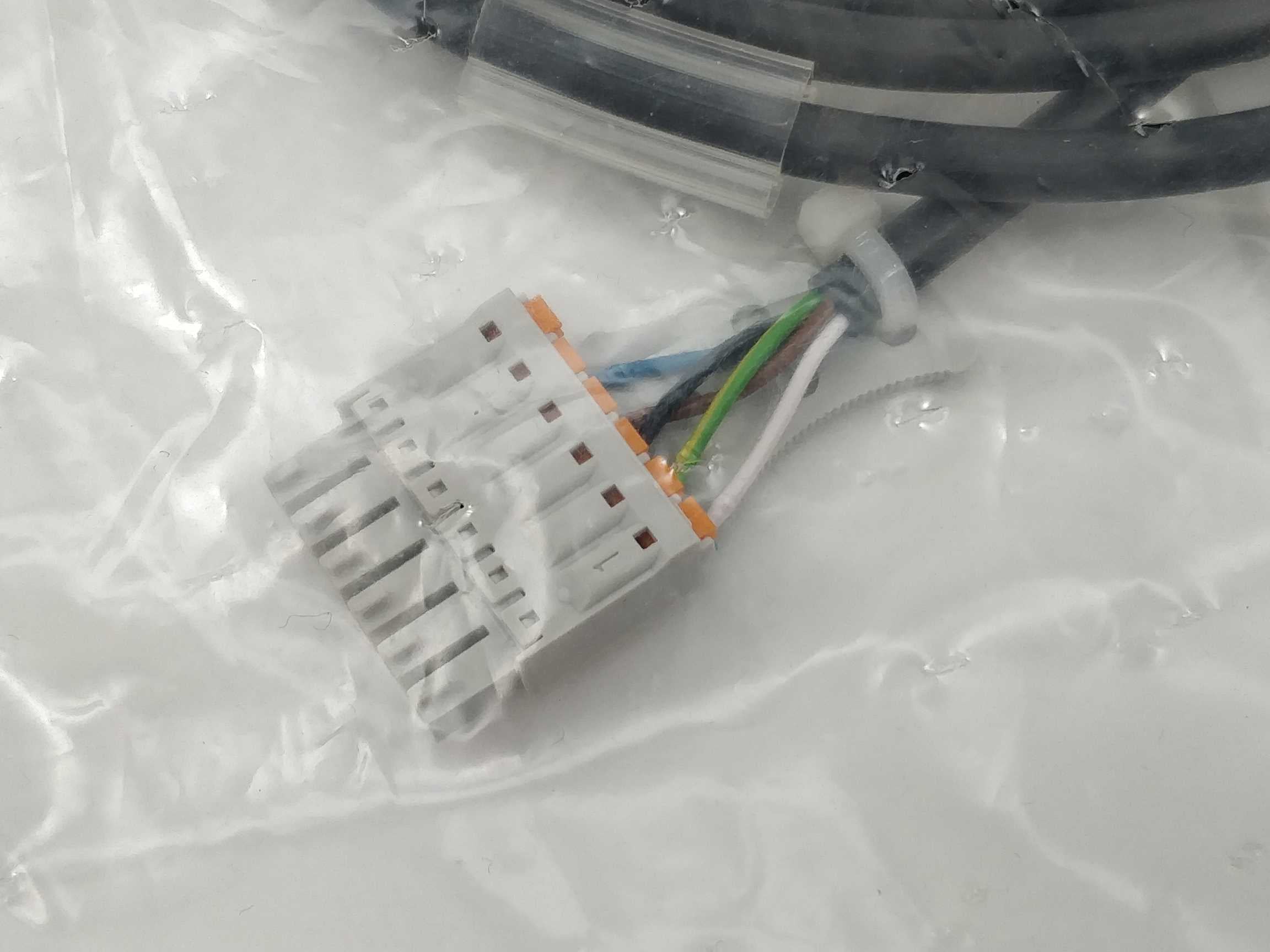 abb-1saj929250r0015-cdp25-150-cable-umc100-3-pdq22_2.jpg ABB 1SAJ929250R0015 CDP25.150 Cable UMC100.3 / PDQ22