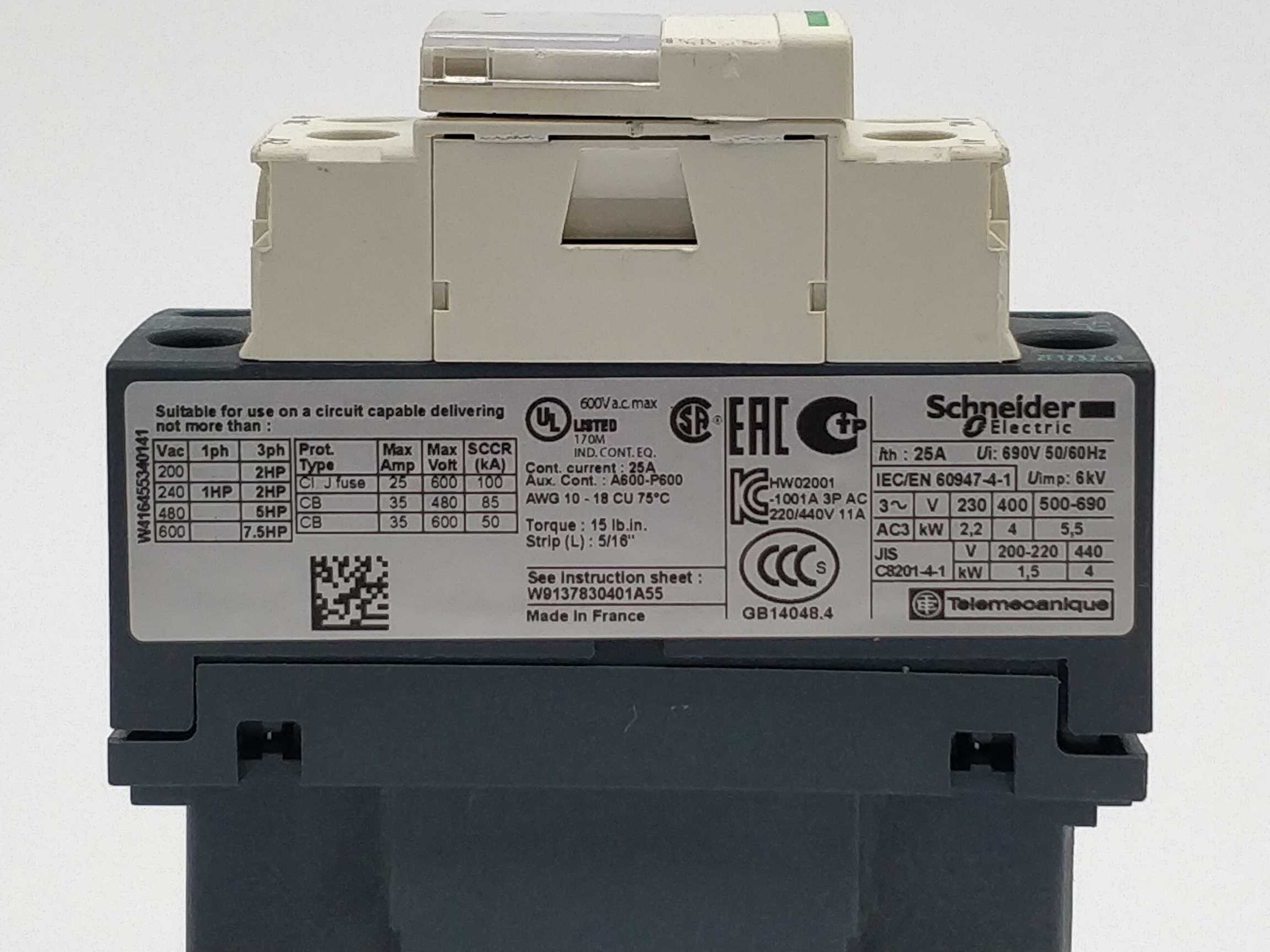 schneider-lc1d09-contactor-with-p7-230v-coil_3.jpg Schneider LC1D09 Contactor with P7 230V coil