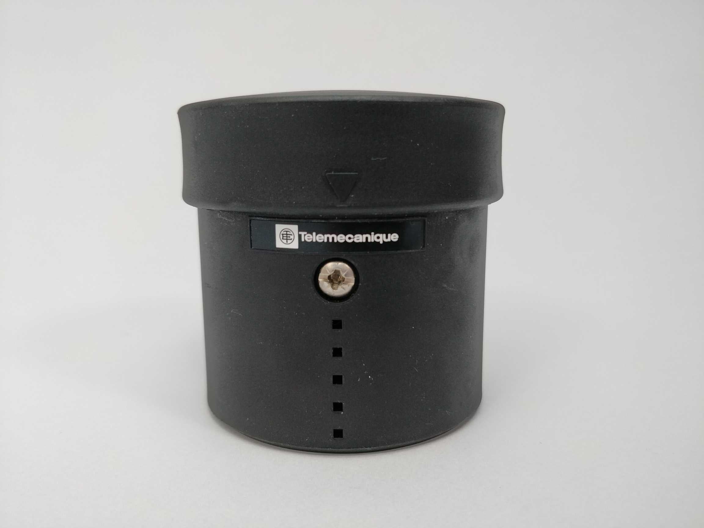 telemacanique-xvb-c21-unit-base-cover_2.jpg Telemacanique XVB C21 Unit base - Cover