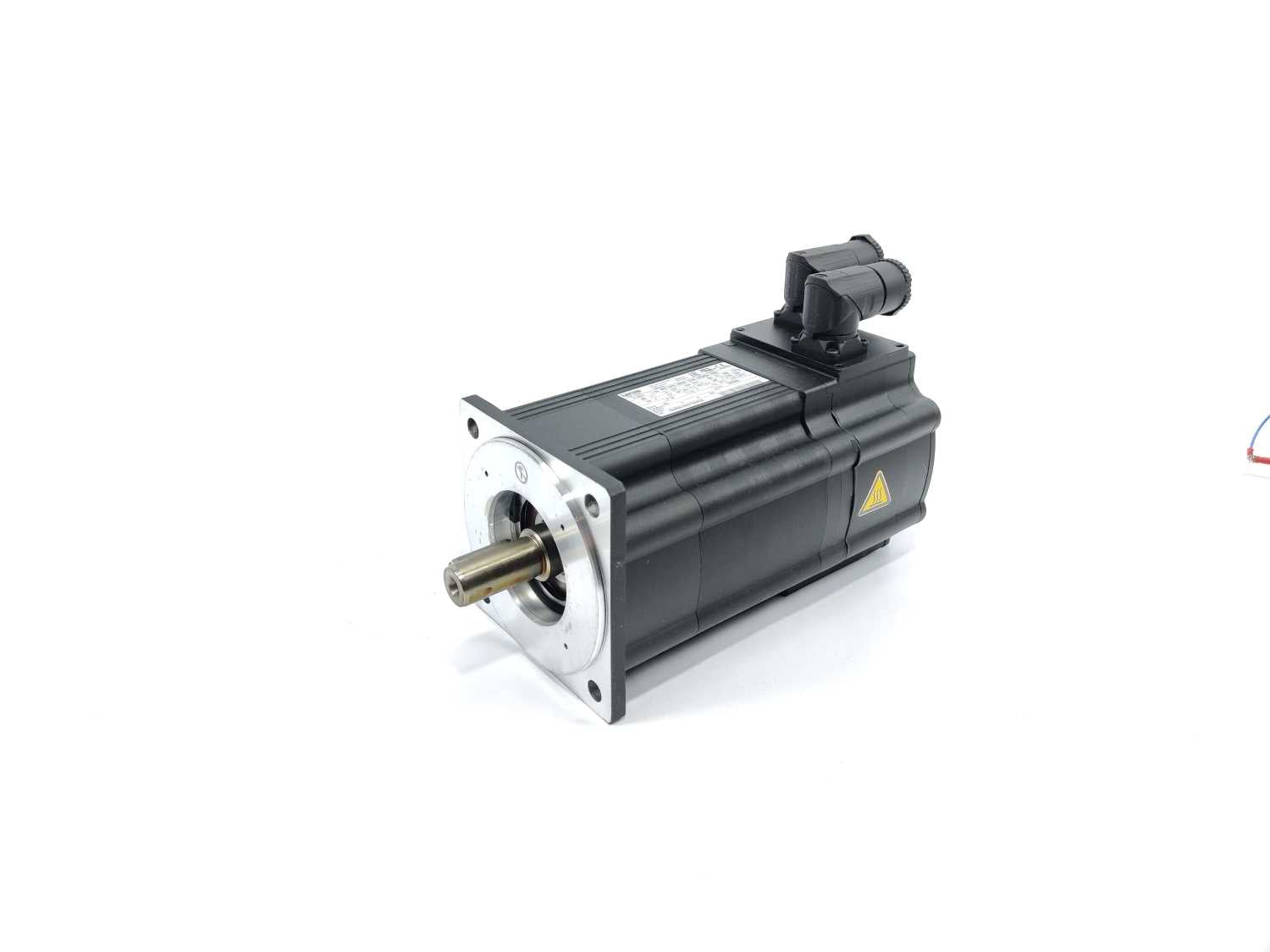 lenze-mcs12h15-rs0b0-b19n-st5s00n-r0su-15030595-servo-motor-16kw-1500-rpm_1.jpg LENZE MCS12H15-RS0B0-B19N-ST5S00N-R0SU 15030595 Servo Motor 1,6kW, 1500 rpm