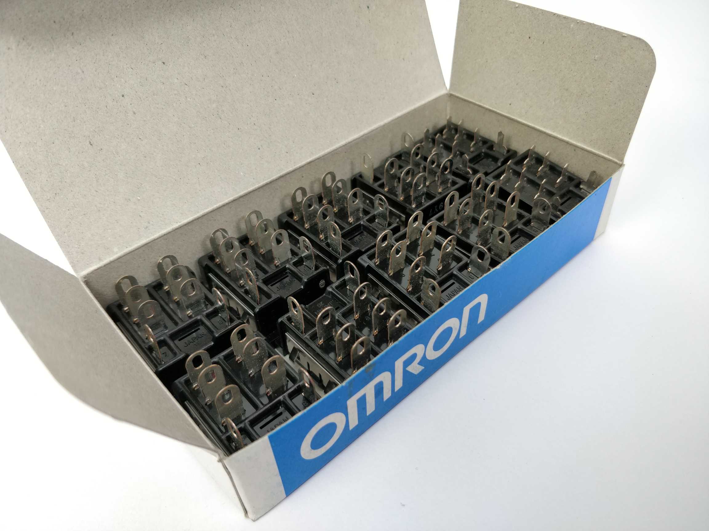 omron-pt08-relay-socket-10-pcs_1.jpg OMRON PT08 Relay socket 10 Pcs.